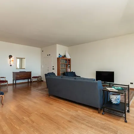 Апартаменты 100m Dal Mare - Centro Citta